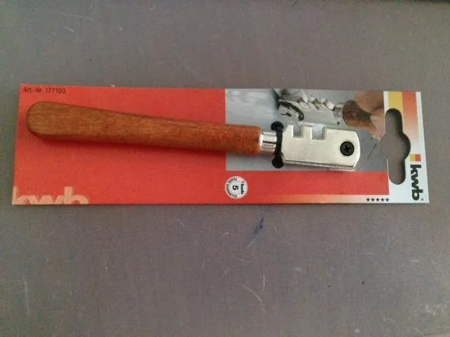 KWB 1771-00 Tagliavetro 6 Rotelle Manico Legno